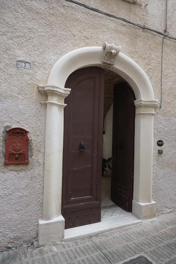 Bed and Breakfast Palazzo De Fabritiis Rosciano  Экстерьер фото